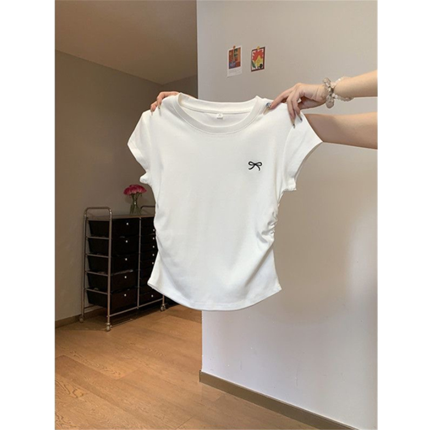 纯棉白色短袖t恤女修身短款上衣