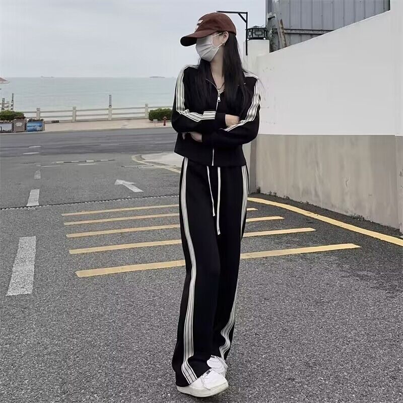 黑色运动服套装女时尚洋气2025新款春秋短款卫衣直筒阔腿裤两件套