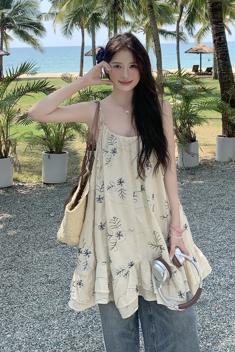 提花吊带连衣裙女2025夏季新款小个子海边度假风气质宽松显瘦裙子图片