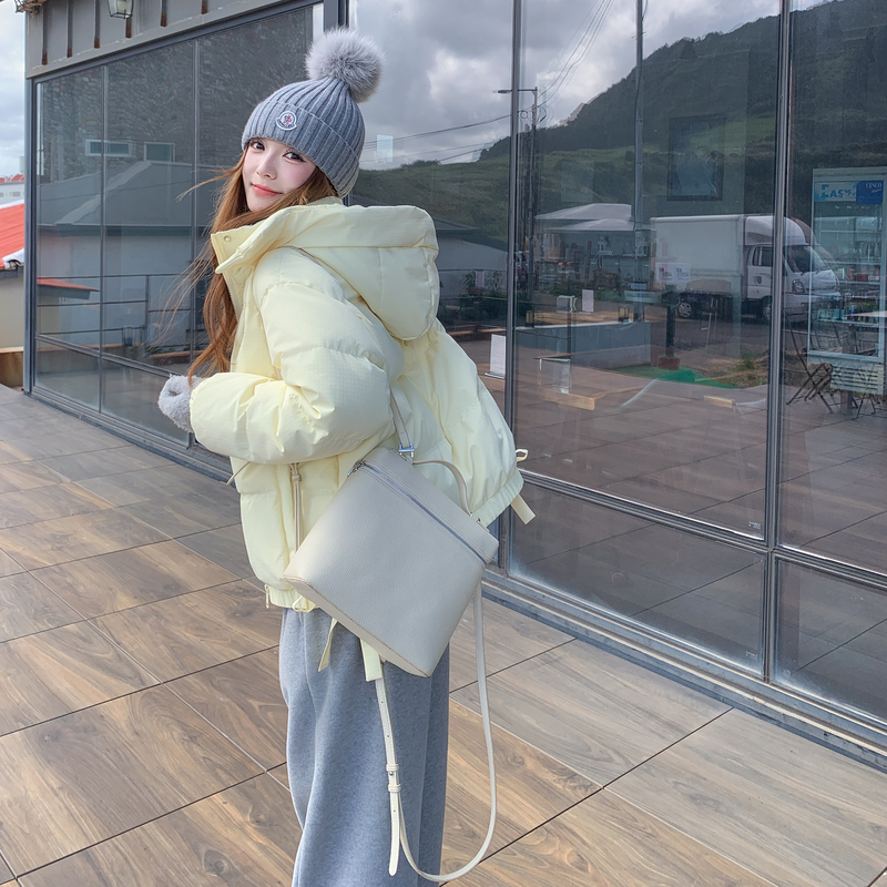 2562kp275k408奶呼呼黄色羽绒服，女装羽绒服，丽人依阁