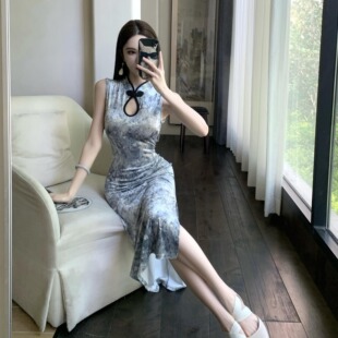 新中式少女日常性感无袖旗袍丝绒中长裙高级感开叉包臀收腰连衣裙