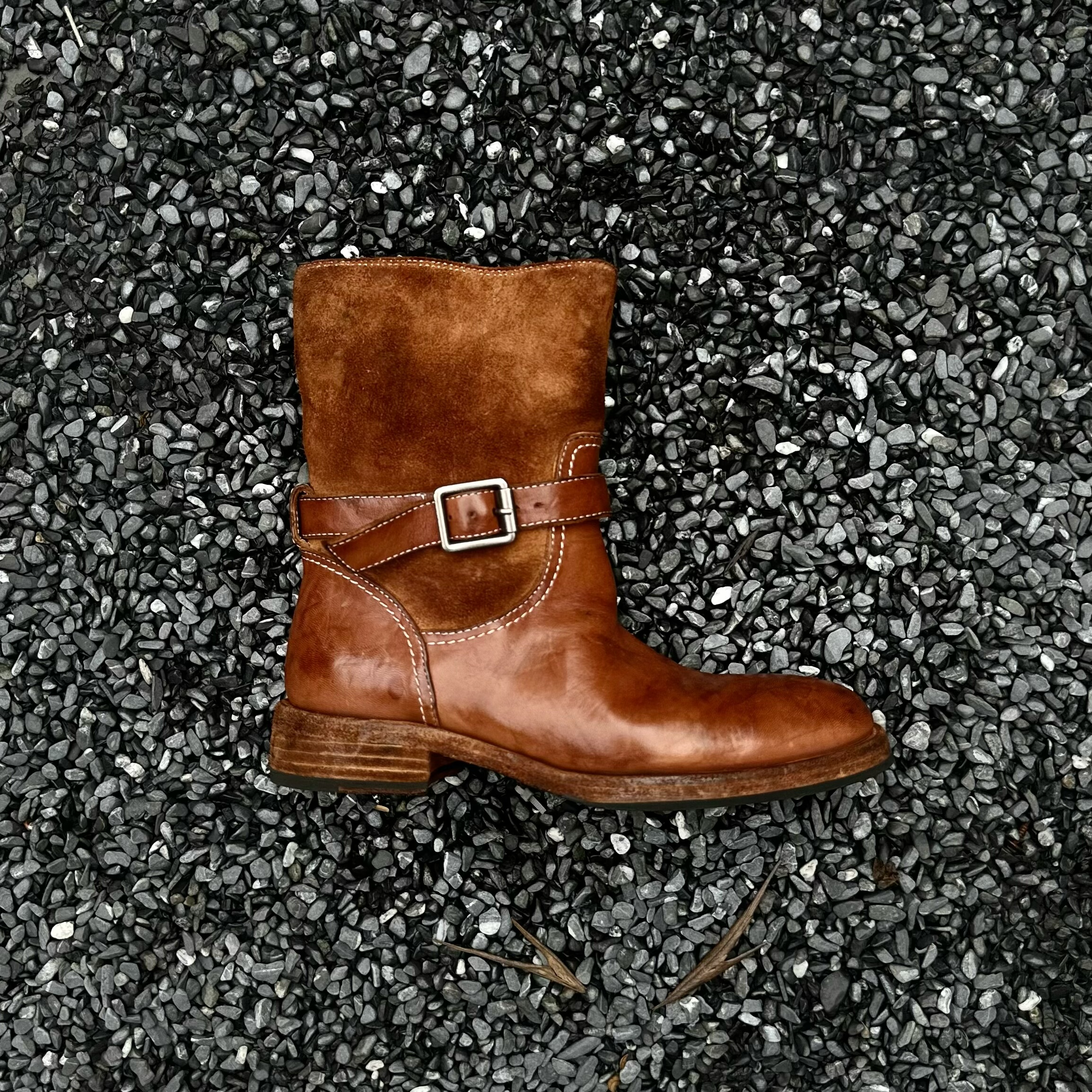 欢哥2025新款水洗马皮手工女鞋复古直筒骑士靴西部靴显瘦百搭短靴