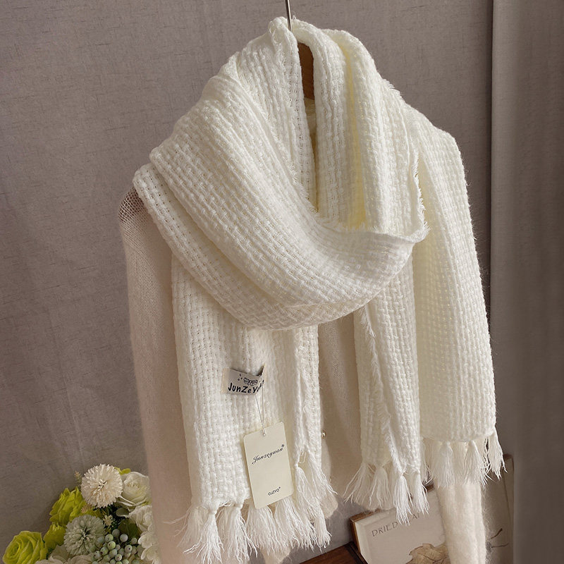 立体感编织纹流苏毛线围巾 秋冬学院风女生厚款柔软纯洁白色围脖
