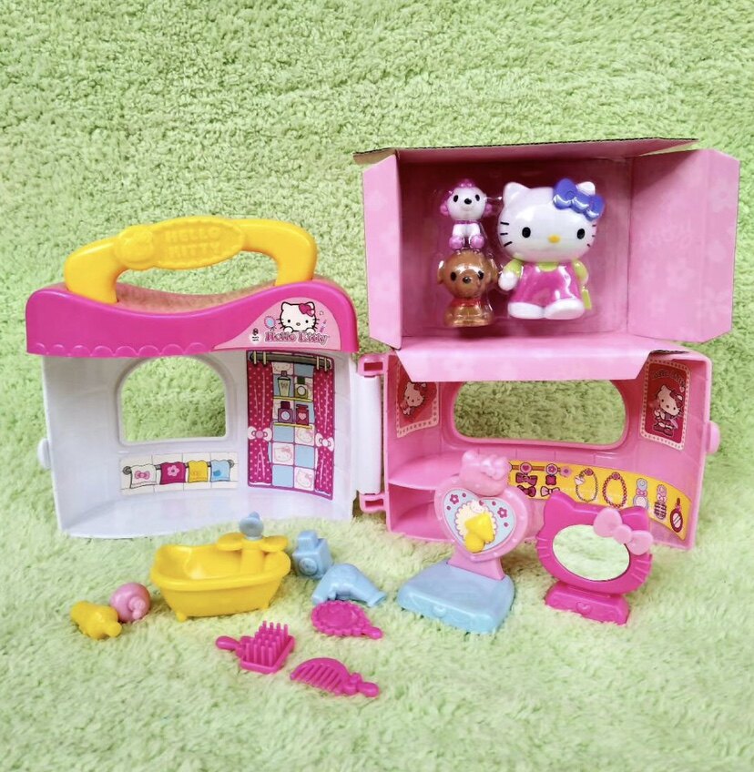 Delightful Hello Kitty Portable Pet House – Perfect Gift for Girls! - Product image 3