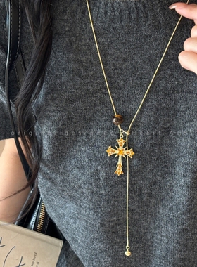 金色中古十字架项链女款2026新款秋冬小众轻奢高级感可调节毛衣链