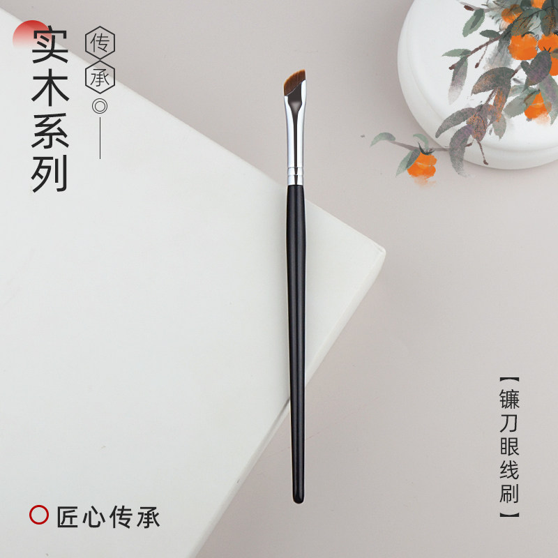 镰刀眼线刷斜角扁头眼睑下至卧蚕刷眉刷刀锋沧州青县纯白色化妆刷 - 实物图