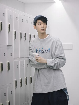 DAKYAM(达人) 克莱因蓝花卉简约字体印花圆领罗纹束口长袖男Tee恤