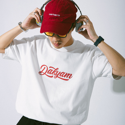 DAKYAM短袖复古通用字体印花T恤