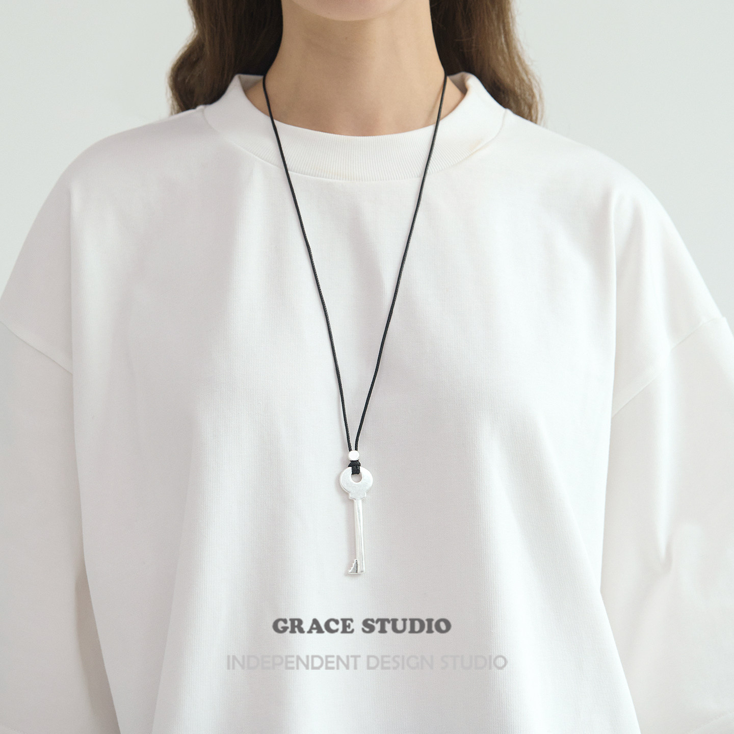 经典高级感钥匙吊坠长项链毛衣链