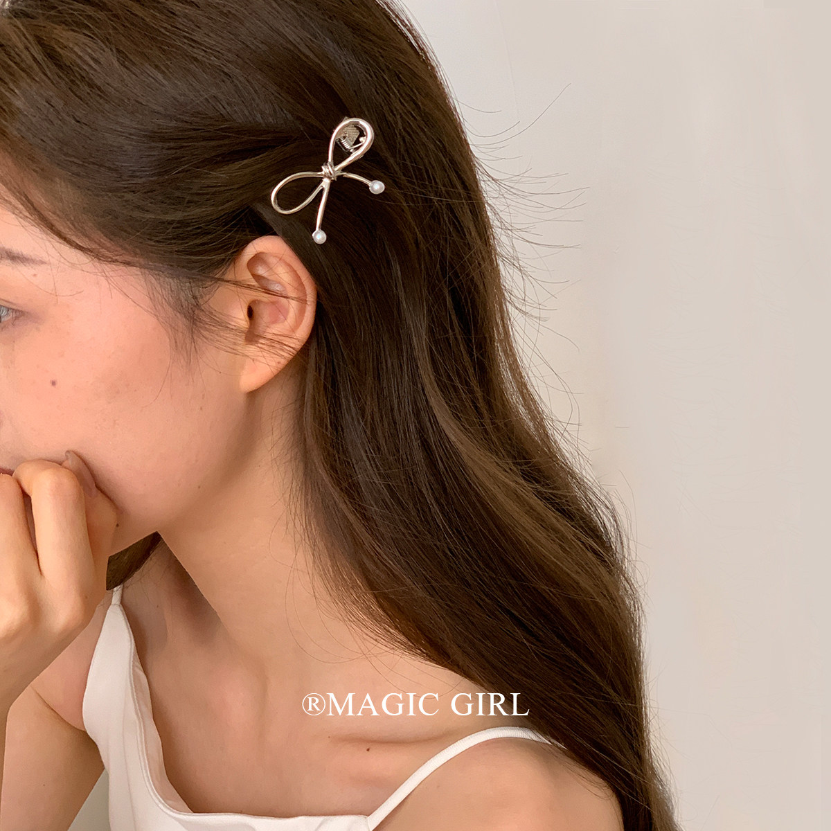 银色金属蝴蝶结侧边发夹女高级感水钻珍珠头饰小夹子发卡边夹发饰图片
