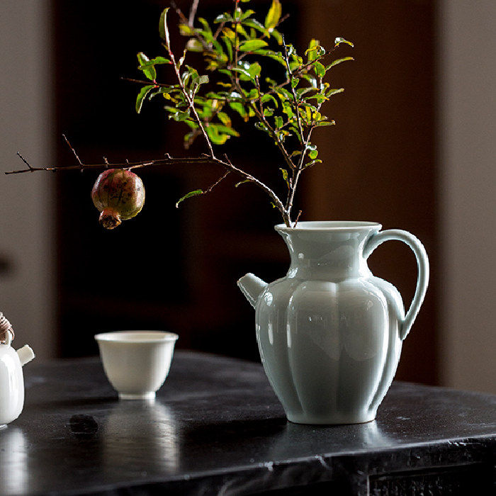 中式禅意花器湖田影青釉凉水壶瓜棱分水器陶瓷执壶茶室搭配装饰品