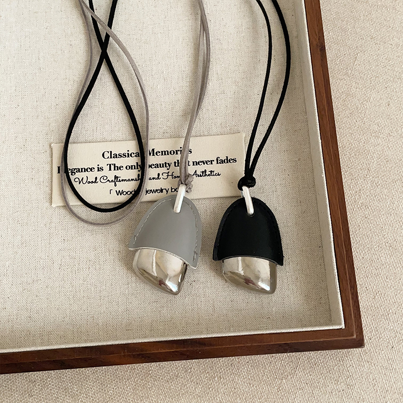 夸张设计感皮革金属吊坠项链女韩国潮流ins个性时尚颈链锁骨链