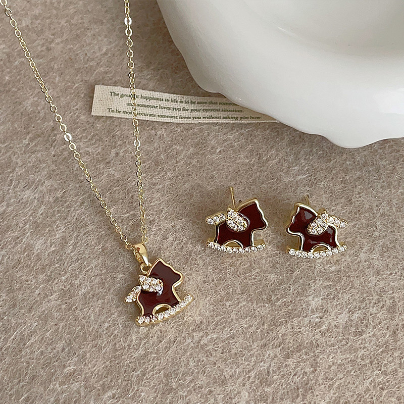 小众设计感红色滴油锆石小马项链耳钉女复古轻奢时尚颈链毛衣链,饰品/流行首饰/时尚饰品新,项链,淘宝优惠券,粉丝福利购,淘宝优惠卷