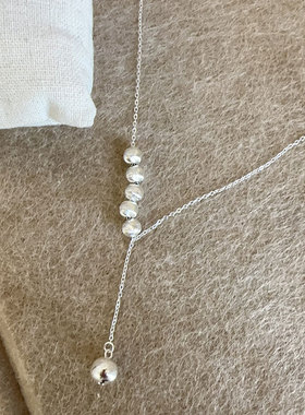 拉丝金属小圆球吊坠项链女轻奢简约个性时尚气质优雅颈链锁骨链