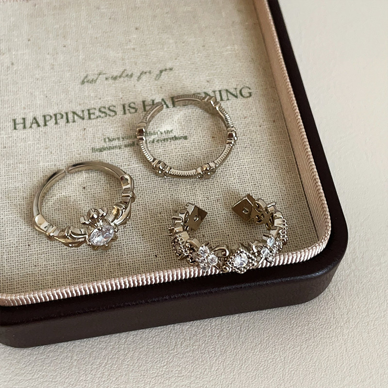 高级感克罗十字架花朵锆石咖金色戒指女个性独特百搭时尚指环戒子