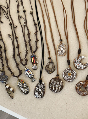 波西米亚民族风陶瓷锦鲤平安扣吊坠项链女复古精致百搭颈链毛衣链