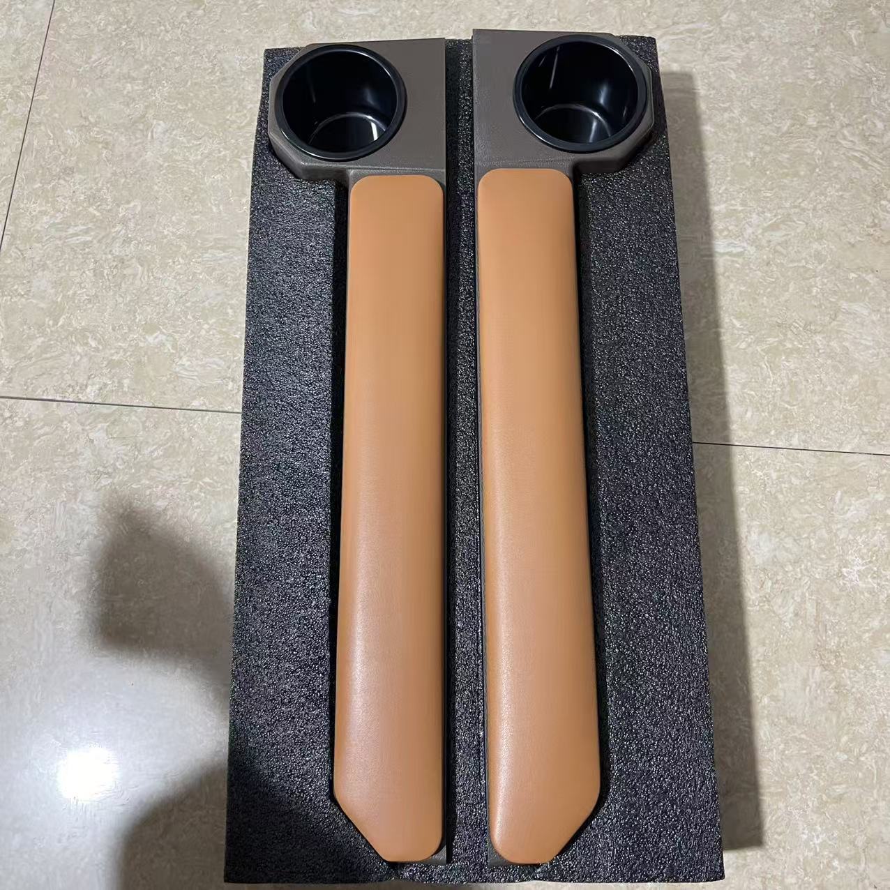 LC79LC76改装车门扶手加装水杯架