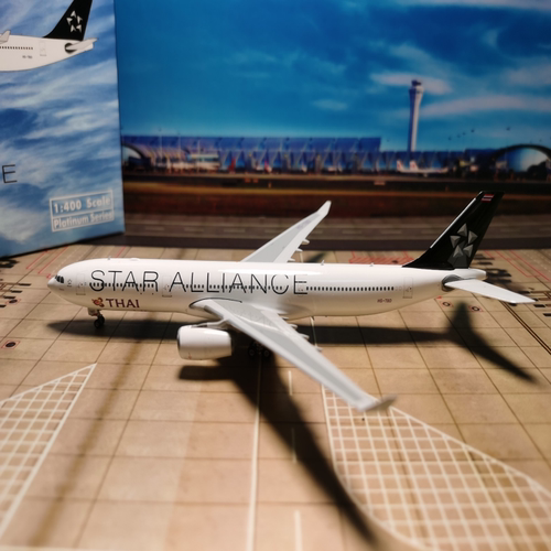 品牌：Phoenix机型：A330-300航司：泰国航空注册号：HS-TBD（星