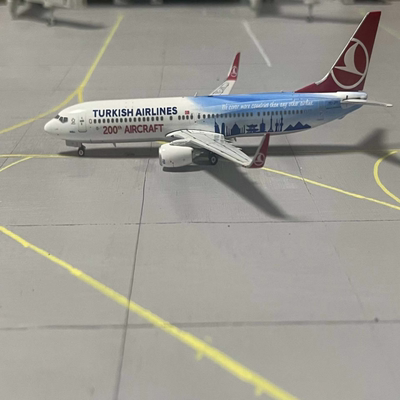 【代出】1/400 Phoenix turkish airlines Boeing 737-800 默认