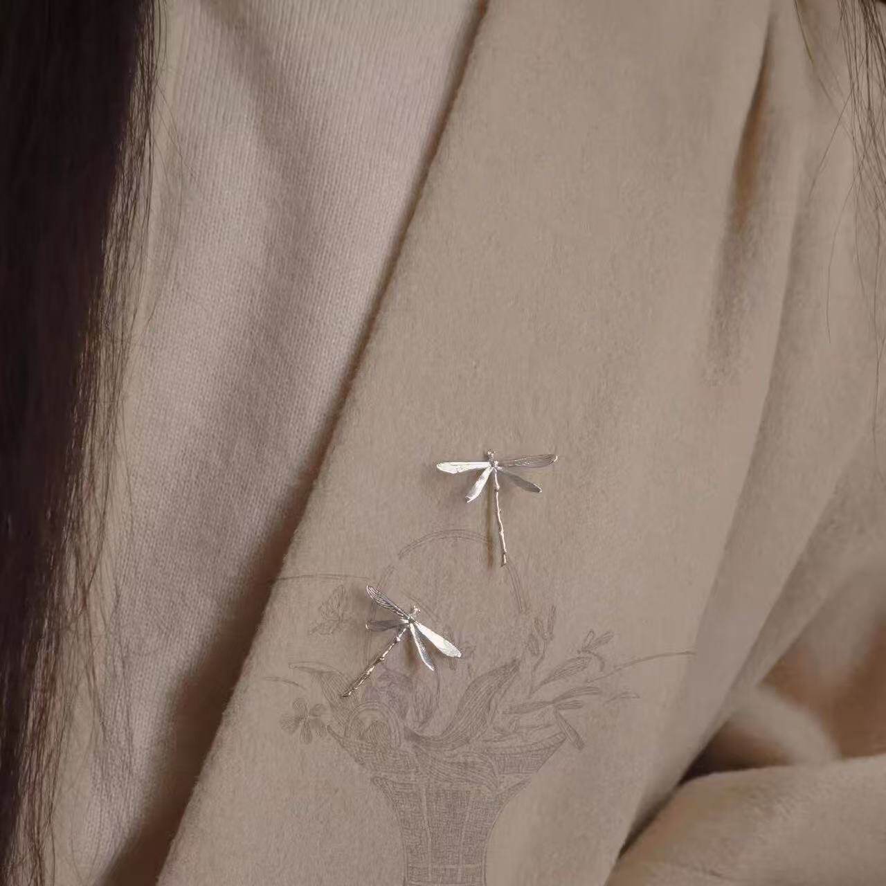 「蜻蜓点水」蜻蜓胸针精致小巧胸花小众独特感别针毛衣连衣裙配饰
