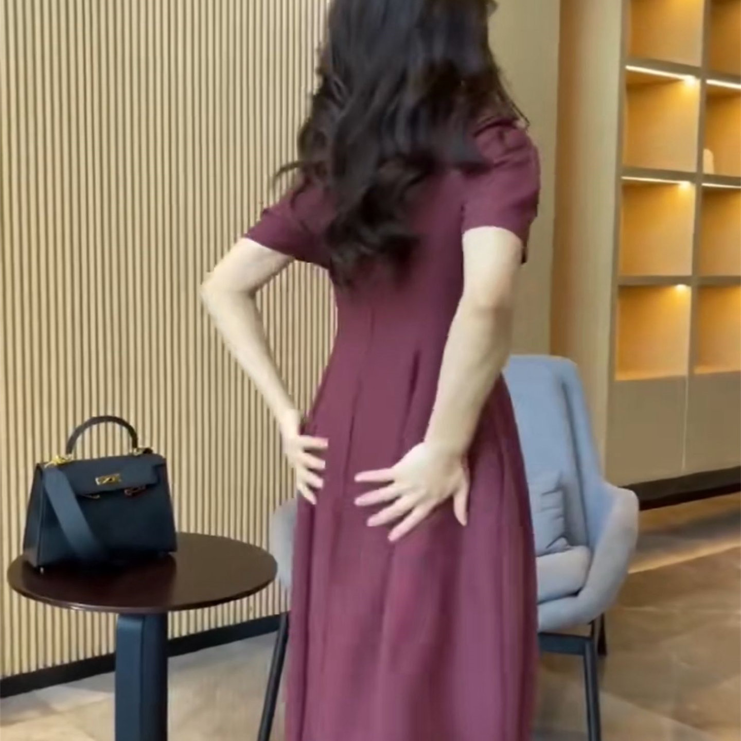 网红爆款时尚连衣裙女2025年夏季新款法式赫本风优雅复古中长裙潮