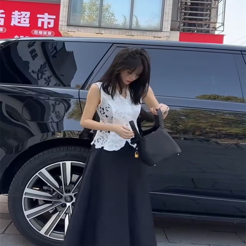 法式黑色高级感镂空马甲背心女夏日2025新款背心马夹短款上衣薄款