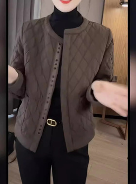 24923大爱美依缘2025新款宽松长袖单排扣圆领棉服时尚减龄外套女