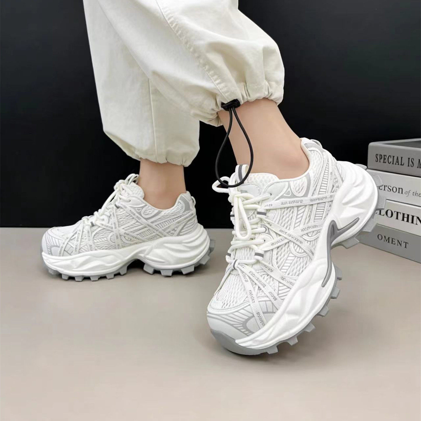 韩版时尚厚底运动女鞋2026年春季新款百搭轻便休闲真皮增高老爹鞋