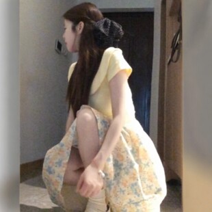 专柜温柔风独特超好看的上衣碎花半身裙两件套装减龄搭配一整