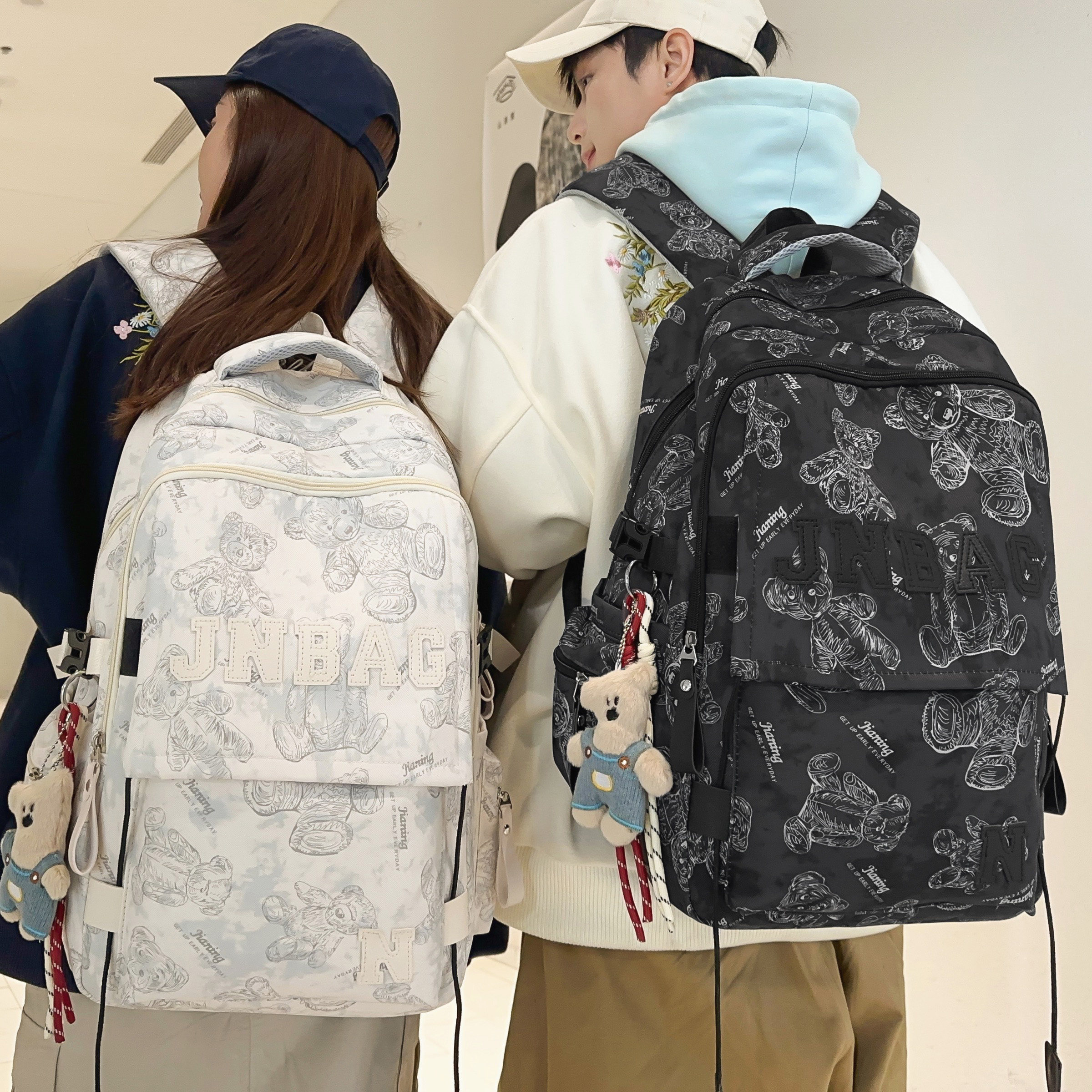 专柜正品高颜值工装运动风书包男女韩版街头潮流小熊印花双肩包初