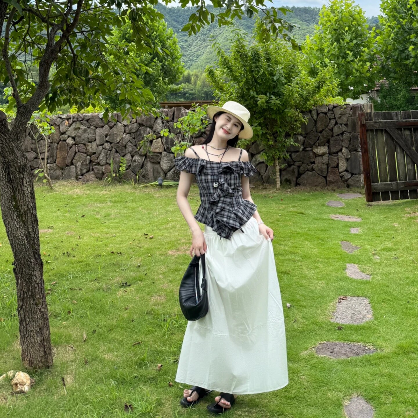 专柜正品韩系穿搭夏季格纹荷叶边衬衫吊带上衣女白色伞裙高腰半身
