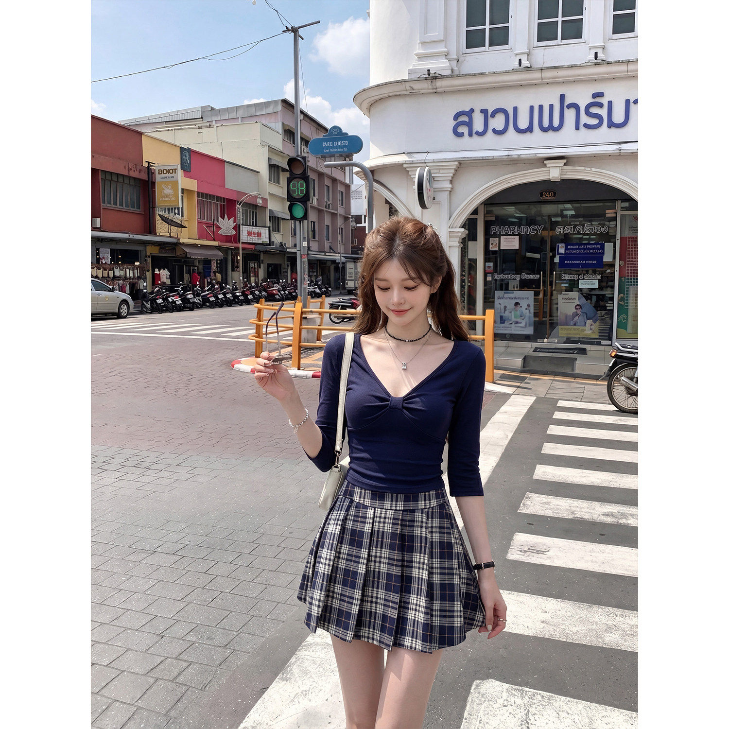 十三行正品韩系学院风套装女夏季v领修身t恤上衣格纹百褶短裙两件