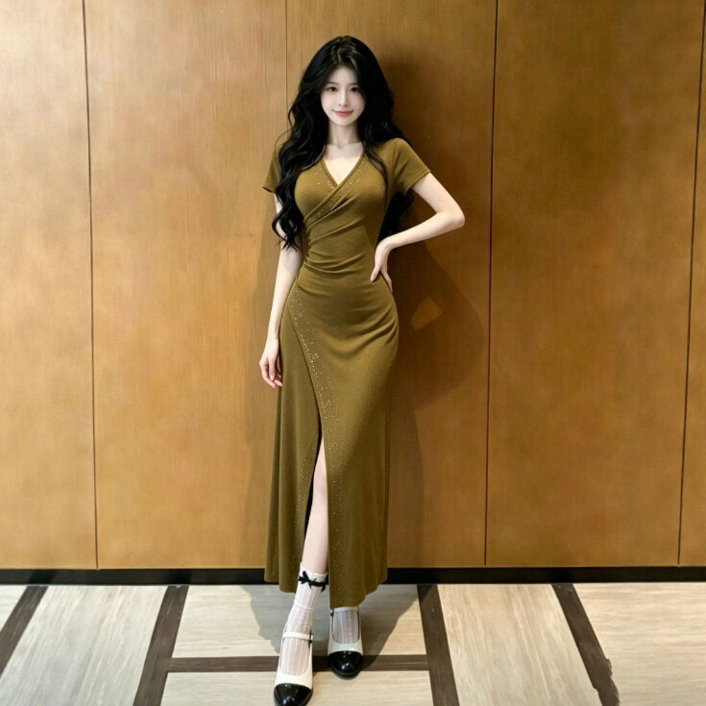 专柜正品轻熟小众不撞款裙子御姐风时尚气质V领开叉修身包臀连衣
