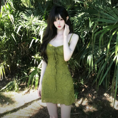 专柜正品复古风独特超好看的绿色修身包臀吊带裙时尚气质感连衣裙