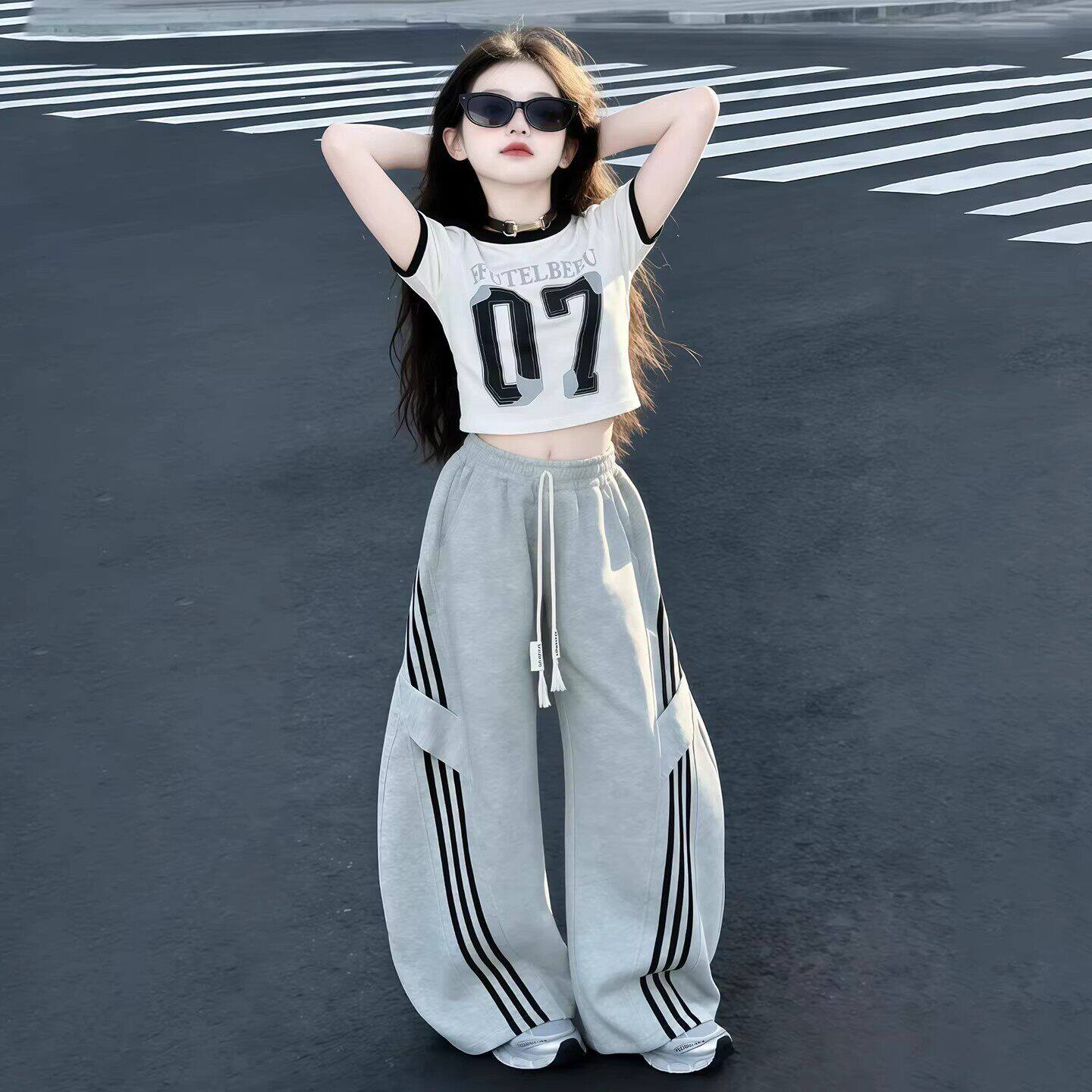 女童运动套装夏2026新款儿童洋气又酷又飒夏装女孩短袖T恤两件套