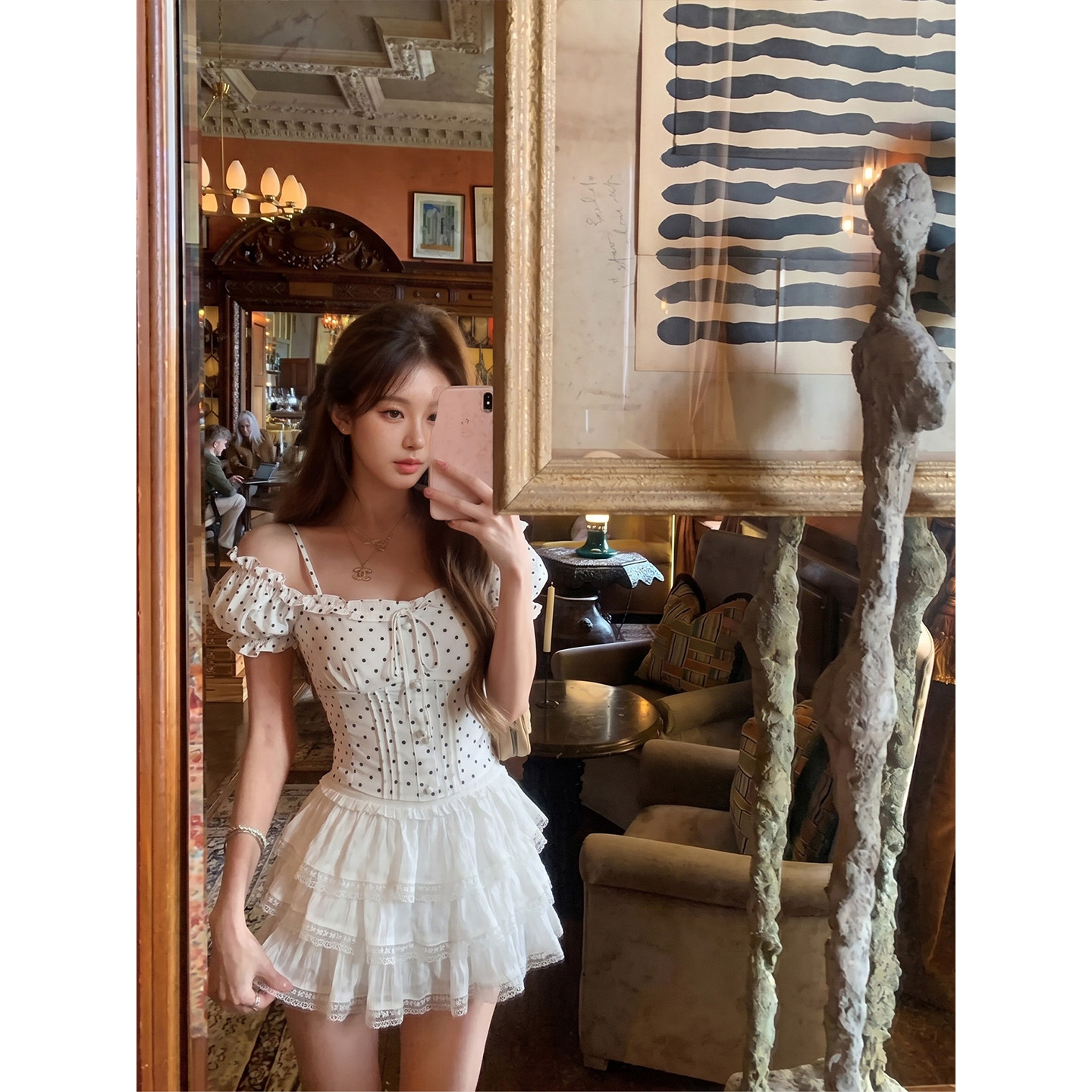 专柜正品法式波点一字肩白衬衣女夏季修身显瘦气质露肩泡泡袖上衣