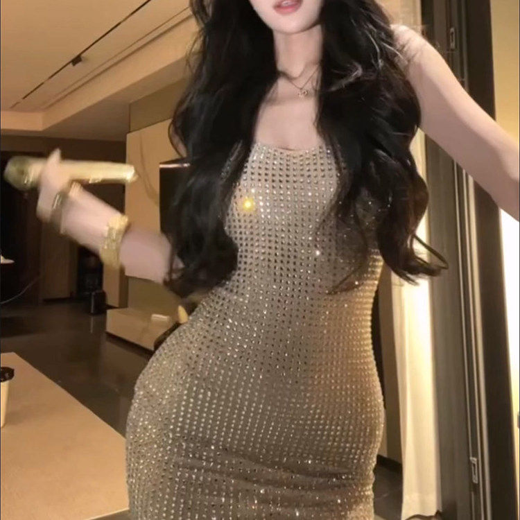 专柜正品韩系重工大闪钻辣妹挂脖连衣裙女夏季纯欲辣妹修身显瘦包