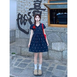 法式 纯欲刺绣蝴蝶结连衣裙子女甜美气质设计感V领短款 娃娃裙夏季