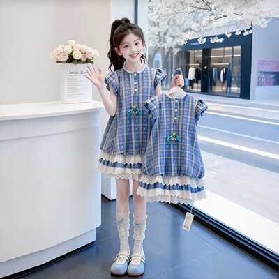 专柜高端女童蓝格子小飞袖连衣裙夏季2026新款儿童绝美小裙子公主