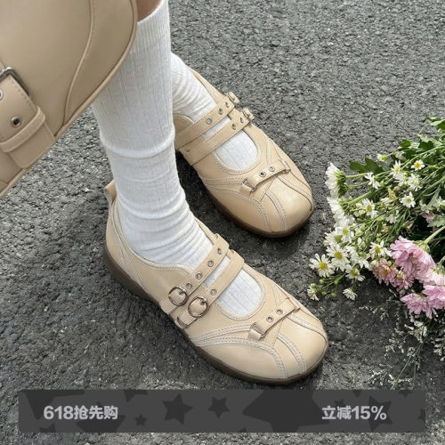 多嘴驴Donkey黄色玛丽珍单鞋女