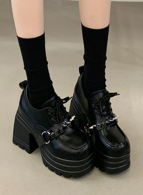 2026年春季英伦风厚底松糕鞋铆钉皮带扣系带粗跟增高皮鞋百搭单鞋