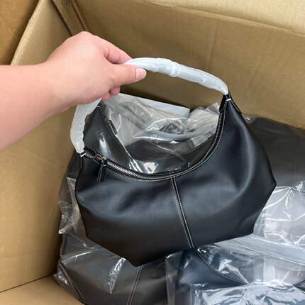 品牌尾货！真品捡漏少量～新款高级感真皮女包百搭通勤单肩斜挎包