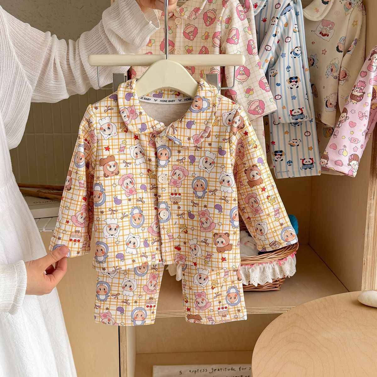 秋冬保暖儿童卡通家居服套装