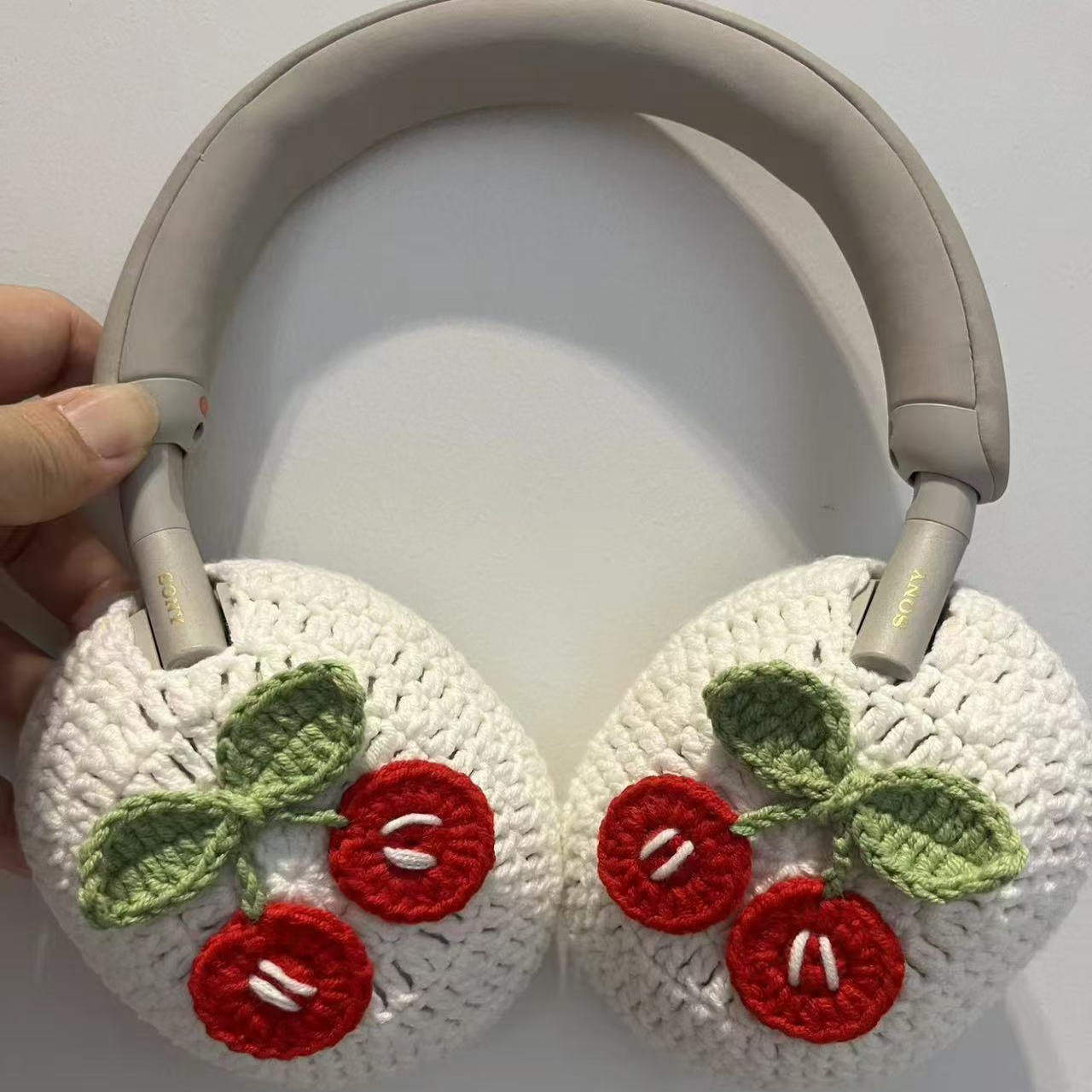 手工编织可爱樱桃耳机保护套适用于索尼XM5 XM4 苹果APM 大馒头四BOSE QC45保护套防破损破皮 可定制款式颜色