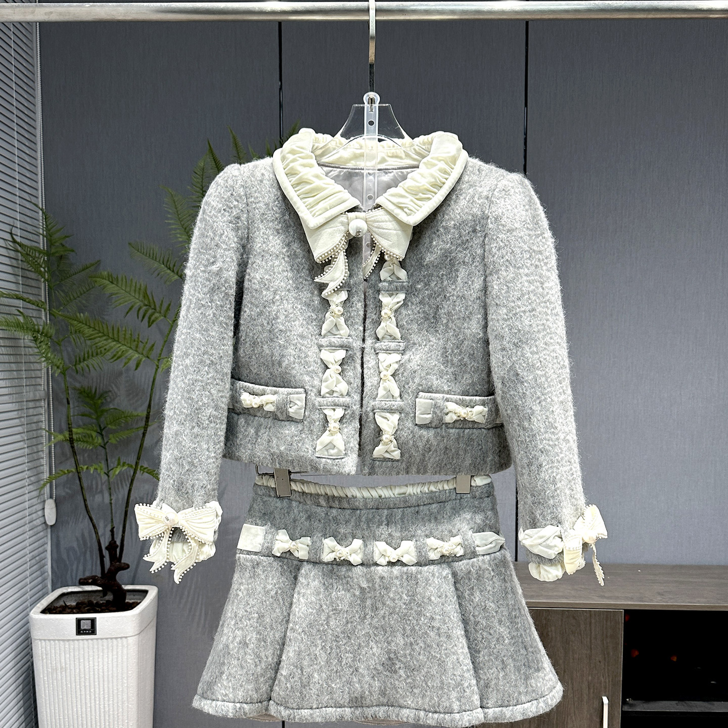 千金风立体蝴蝶结灰色毛呢外套