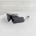 B01/Silver Frame Black and Gray Film