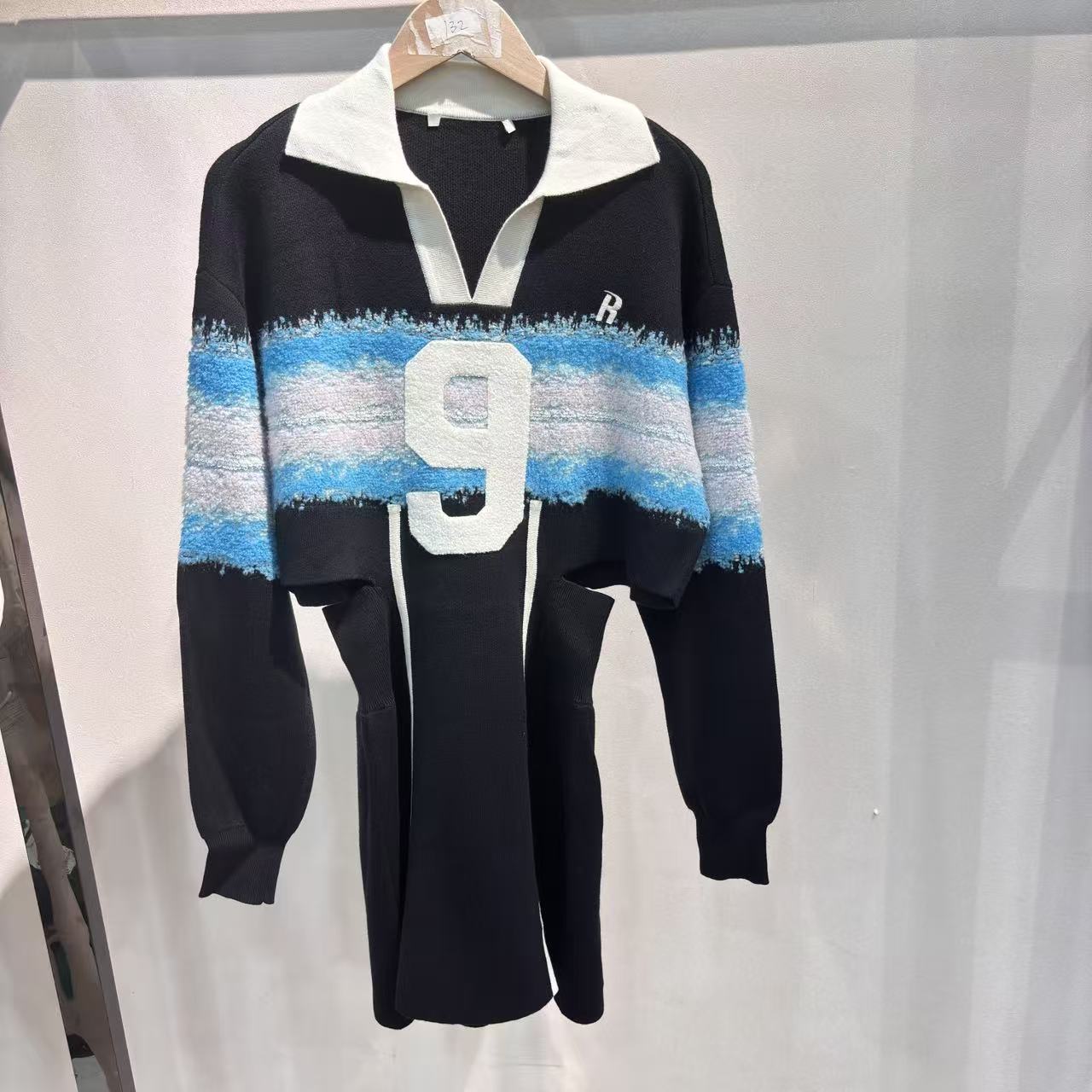 R范 系列冬装针织毛衣露腰连衣裙