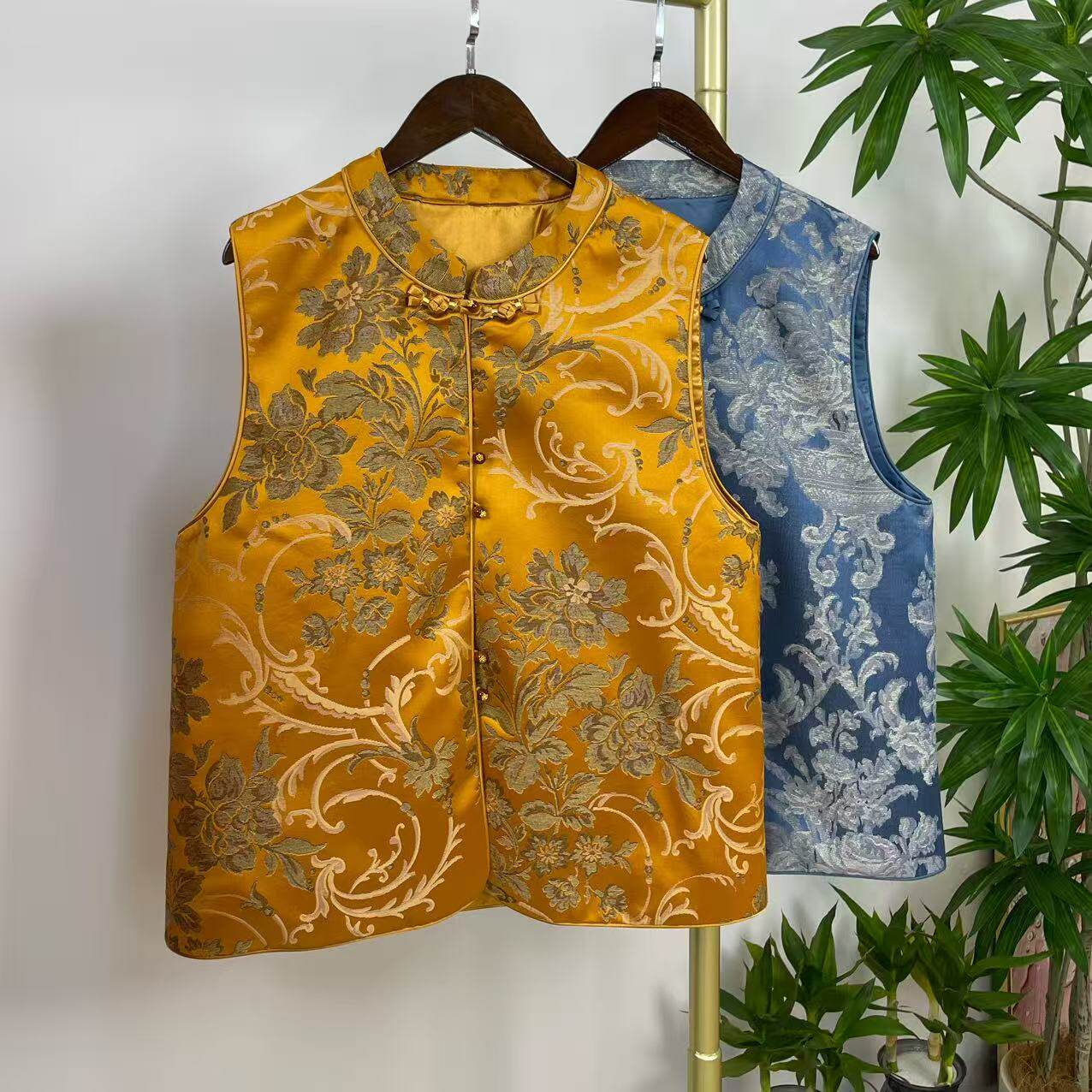 国风缎面提花马甲外套女春秋新款复古新中式改良坎肩唐装背心上衣