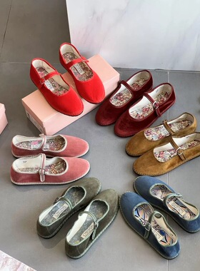 新 小众ins纯手工天鹅绒舒适平底轻便复古玛丽珍浅口单鞋奶奶鞋