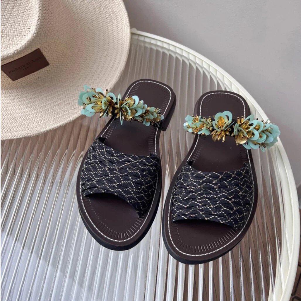 2026新款一字拖鞋舒适珠花手工编织花朵平底凉拖鞋女外穿休闲拖鞋